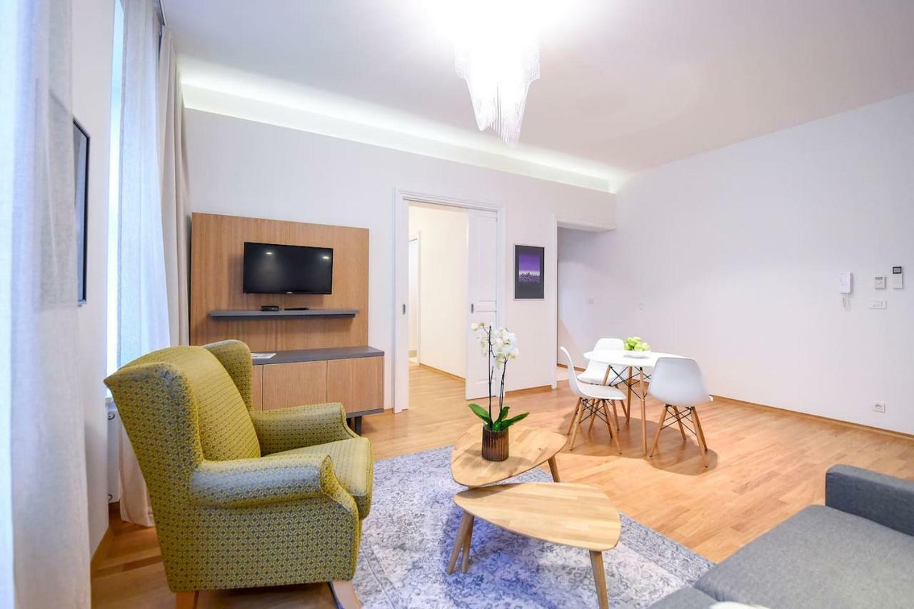 City Centre Chic Apartment Ljubljana 1/4 Экстерьер фото