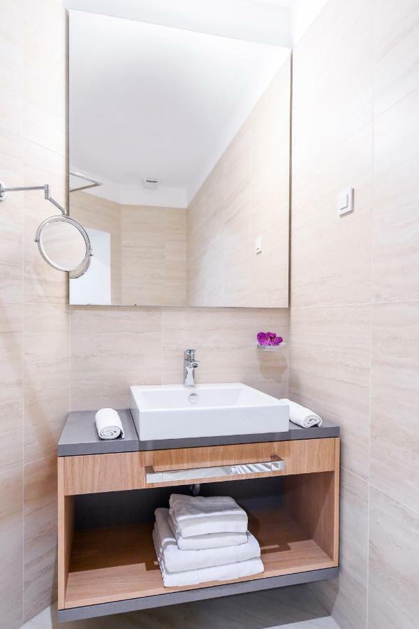 City Centre Chic Apartment Ljubljana 1/4 Экстерьер фото